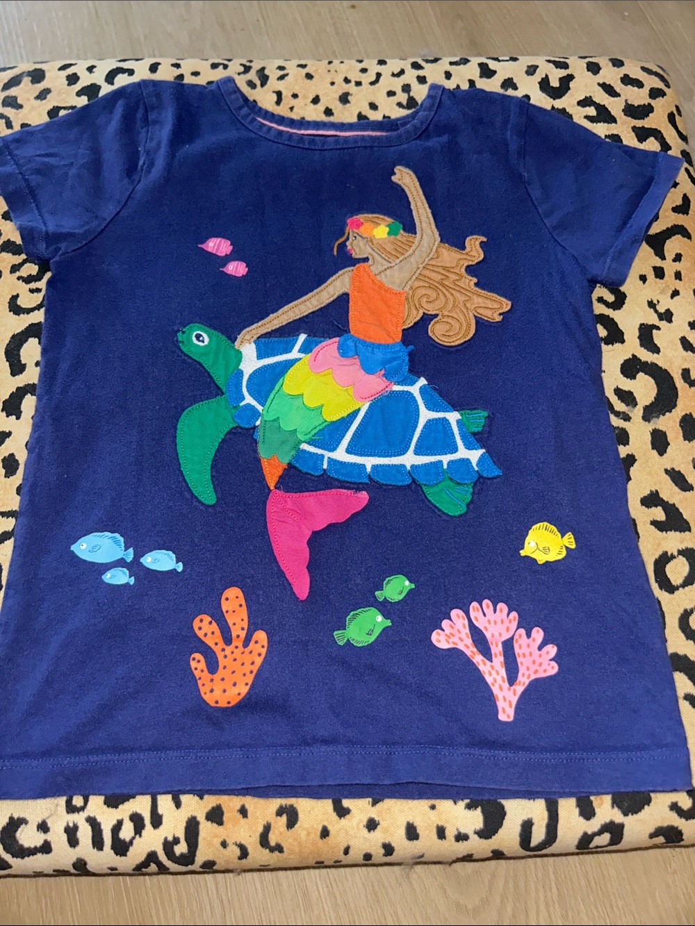 Mini Boden mermaid tee 6-7 Y